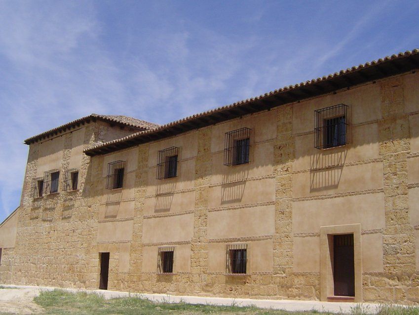 Fachadas en el Monasterio de Calabazanos (Palencia)