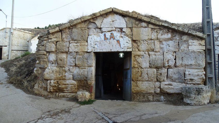 Bodega particular en Dueñas antes de intervención Archivolta