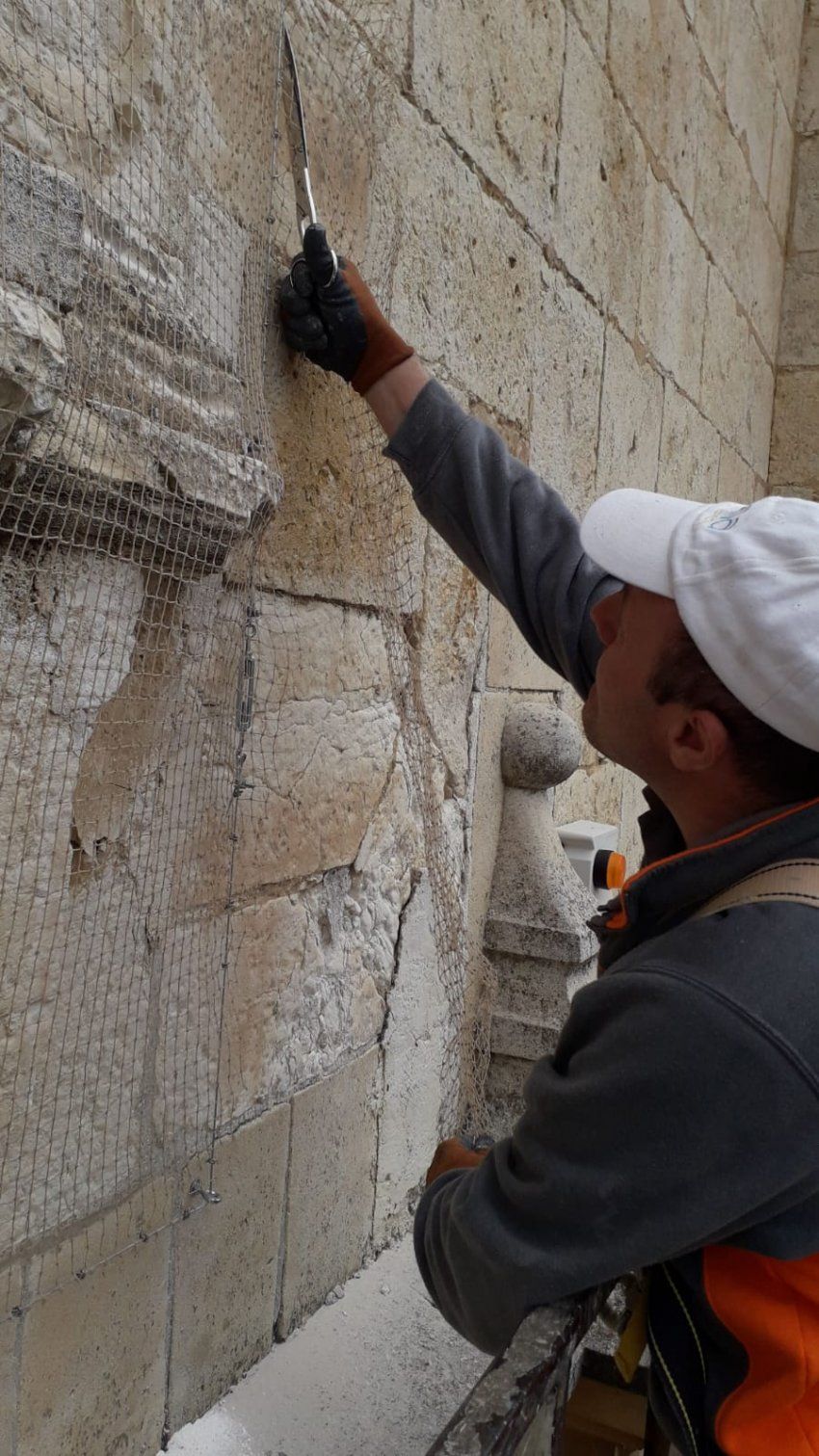 Trabajos en la Iglesia de Amayuelas de Abajo