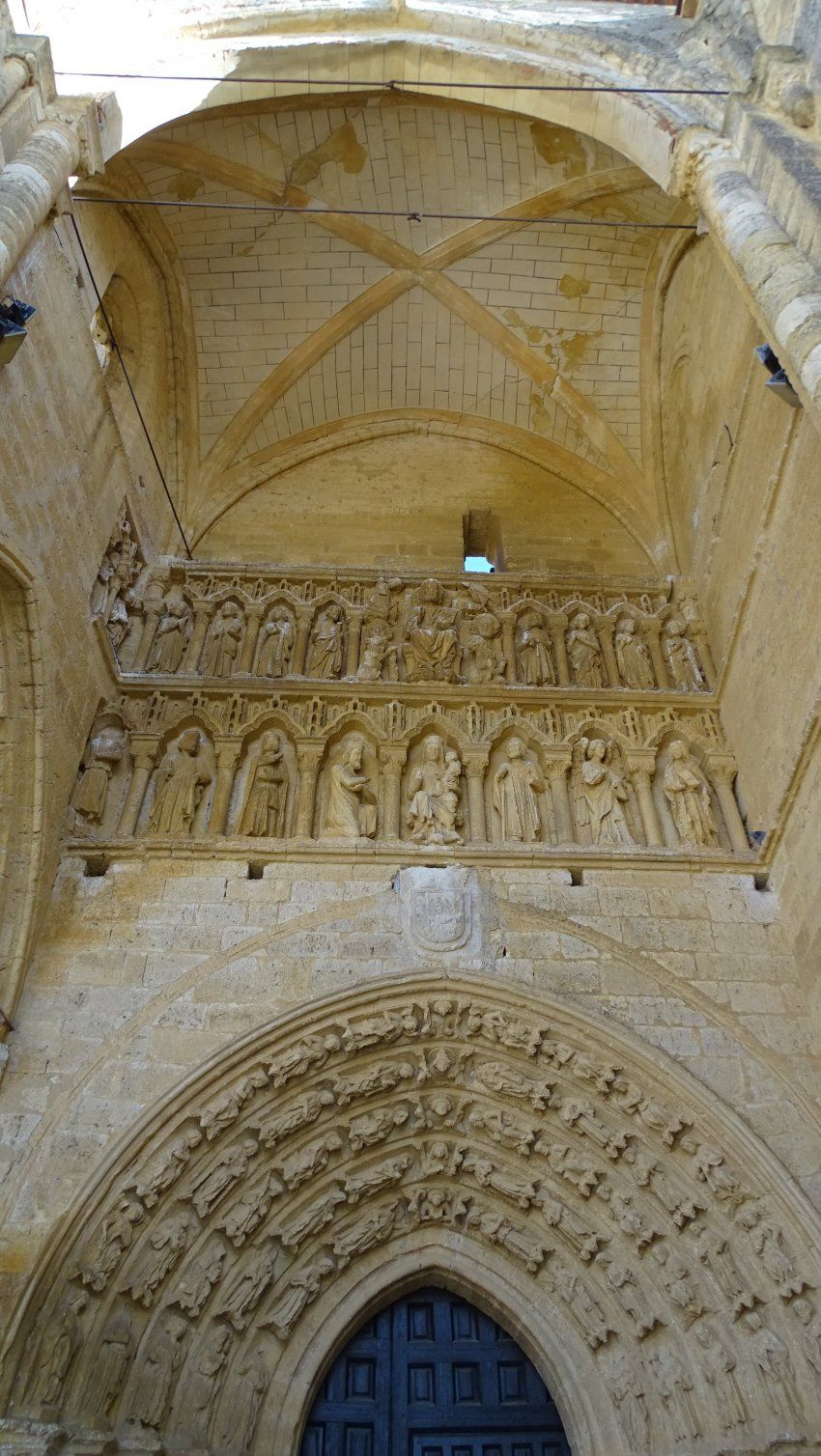 Iglesia de Sta. María la Blanca en Villalcazar de Sirga, Palencia