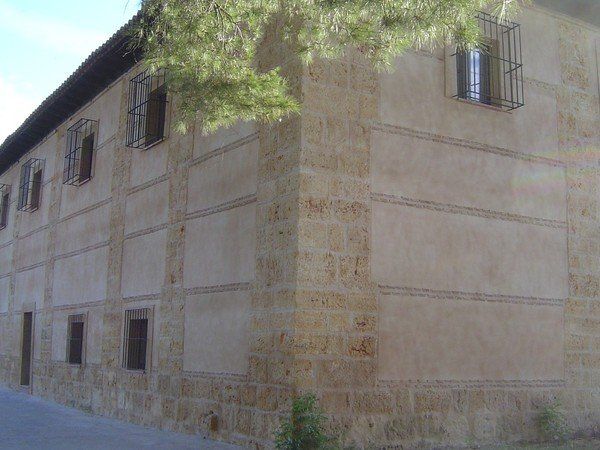 Fachadas en el Monasterio de Calabazanos (Palencia)