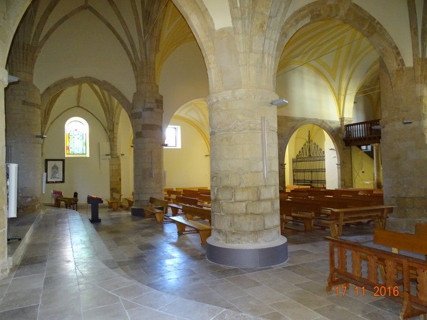 Iglesia terminada desde capilla lateral