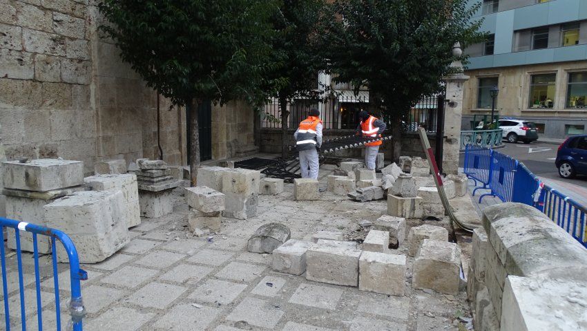 Atrio de la iglesia de Ntra. Sra. de la Calle, Palencia