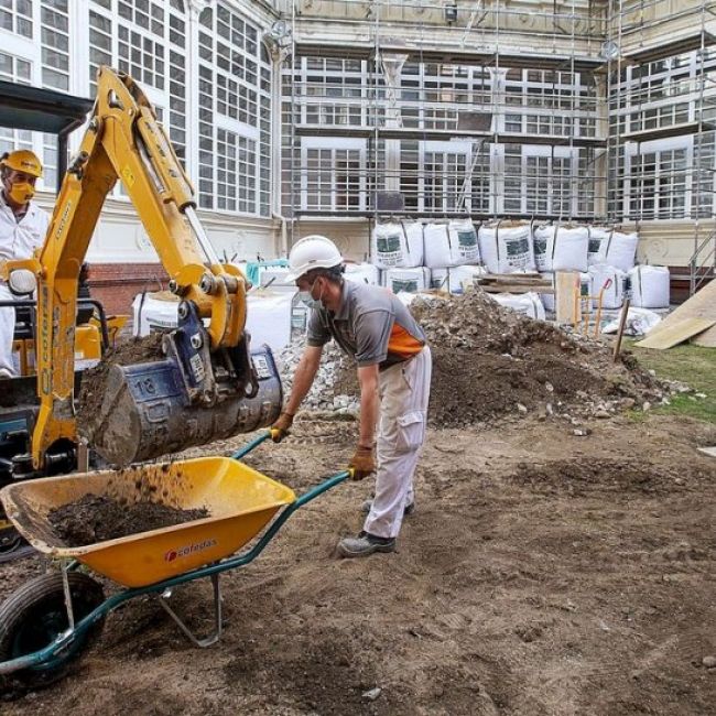 El patio de la Diputación estrenará saneamiento y pavimento
