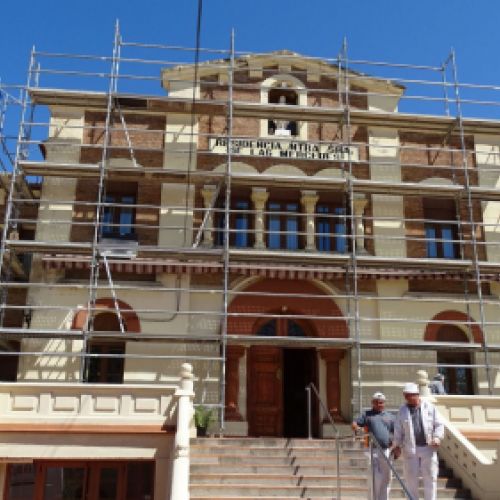 Pintura exterior de la Residencia de las Mercedes en Carrión de los Condes